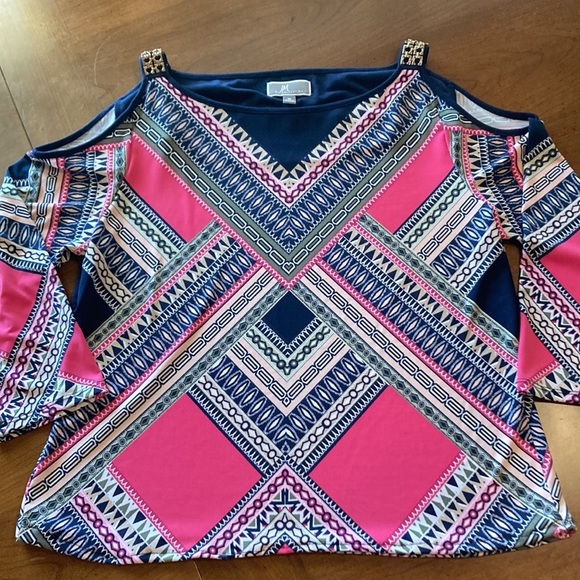 JM Collection Womens Cold Shoulder Top - size Medium - Picture 8 of 17